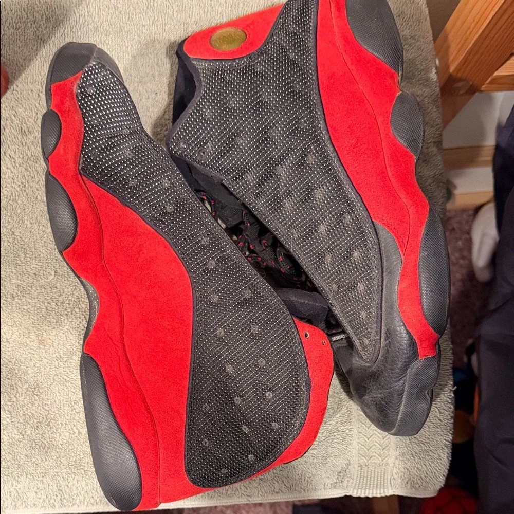 Jordan Men's Black and Red Athletic Sneakers